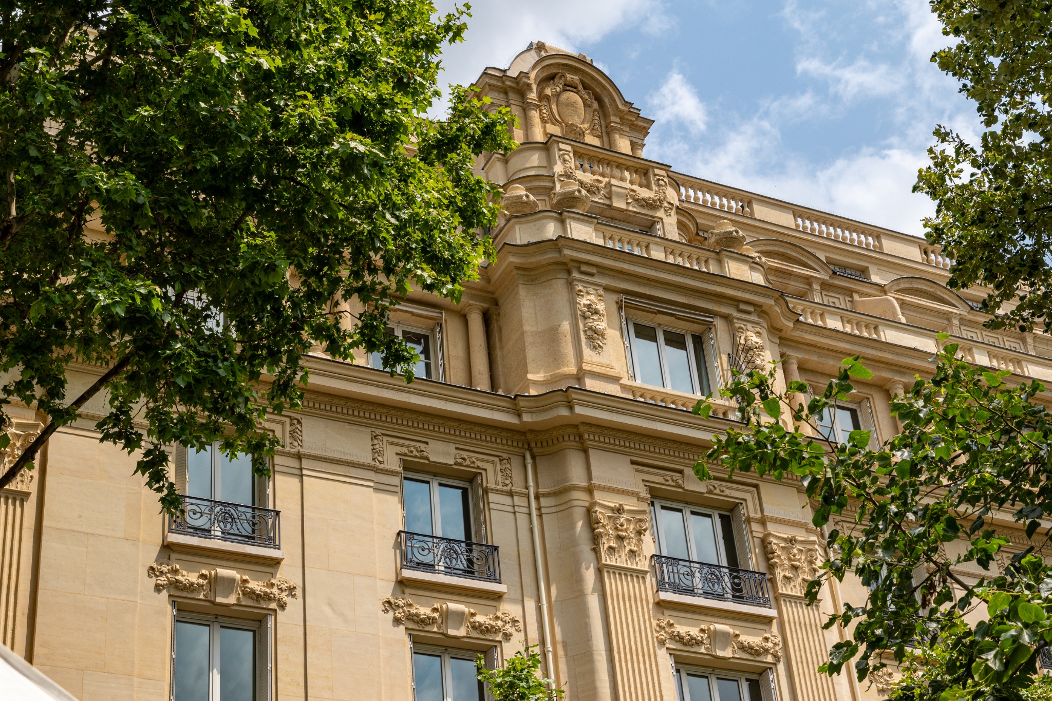Welcome to Paris, art on canvas and fine art paper!